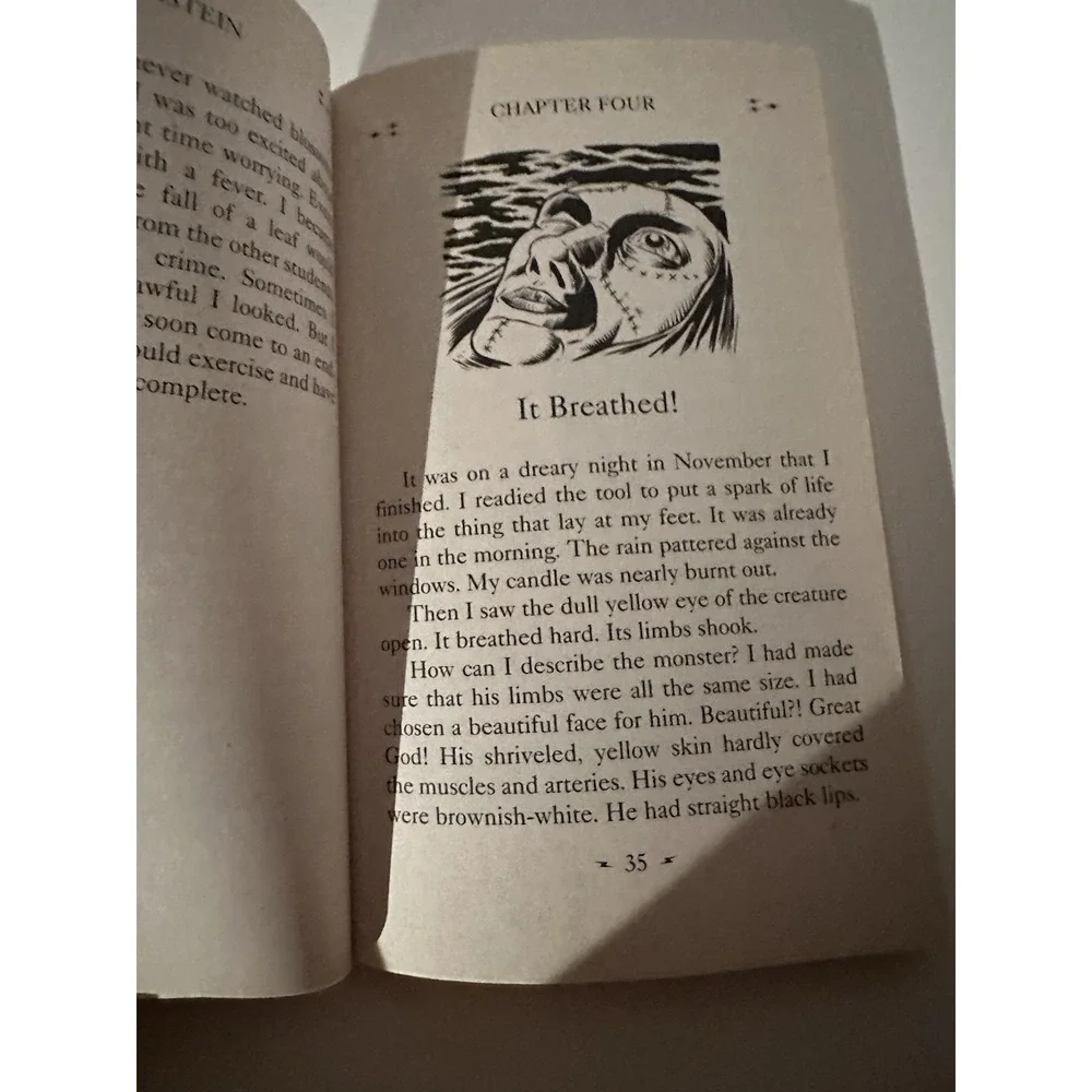 Frankenstein Junior Classics for Young Readers Mary Shelley Paperback Age 7up‎